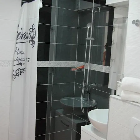 Five Apartment Belgrade Exterior photo